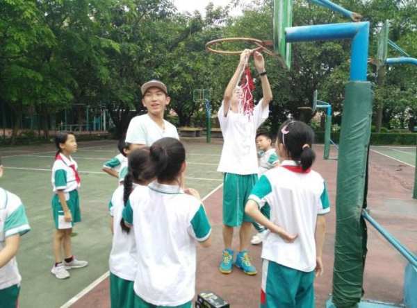 刻苦训练篮球时如何避免受伤的建议_0
